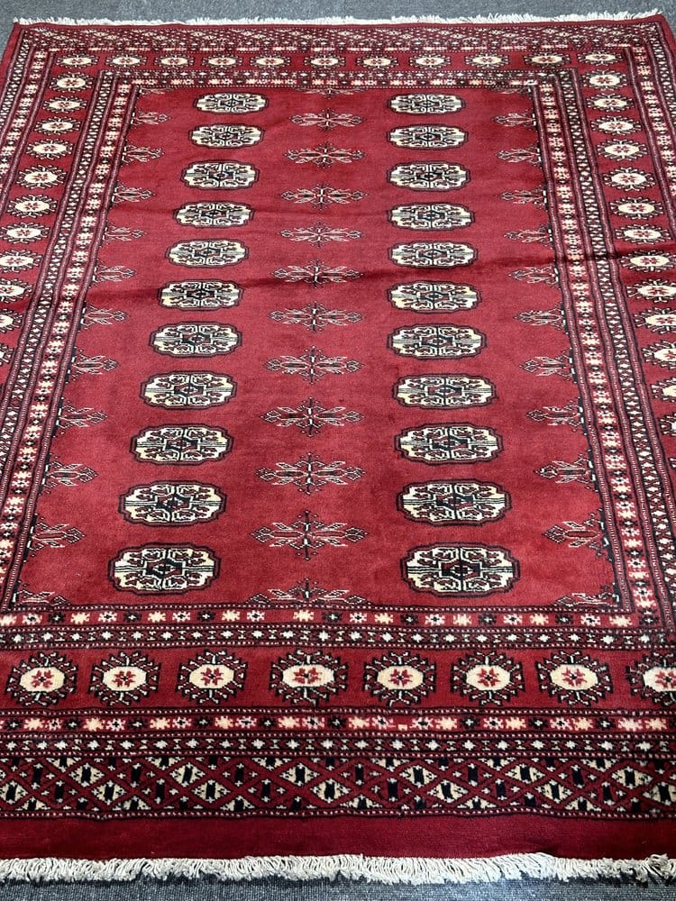 Fine Bohkara hand knotted Pakistan 190x137cm