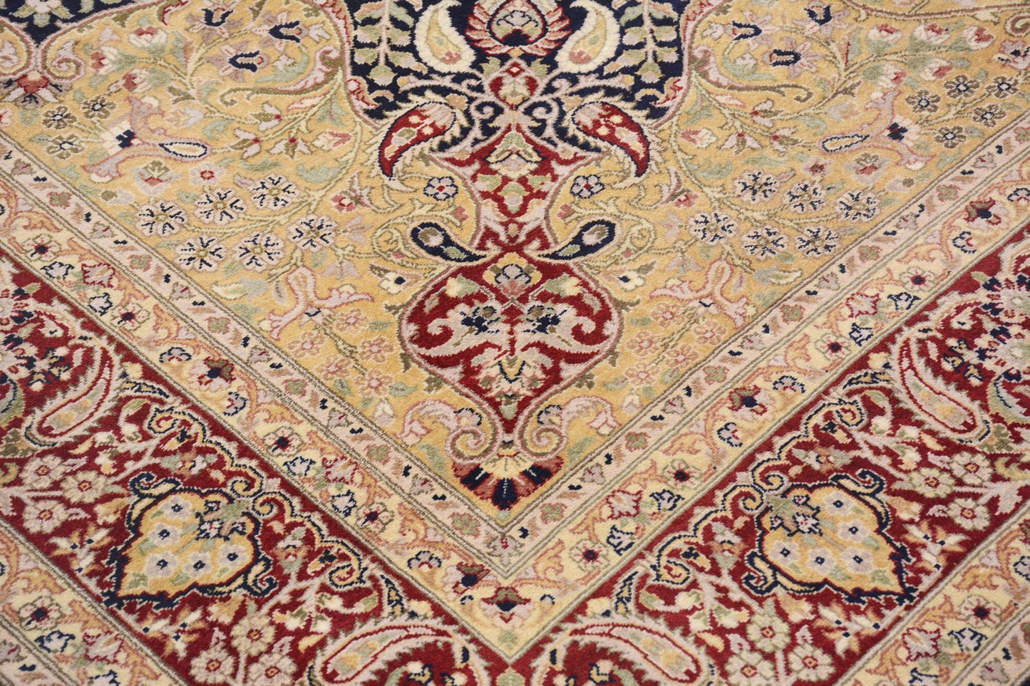 281cm x 183cm Hand Knotted Kashmiri area rug pure wool pile ru