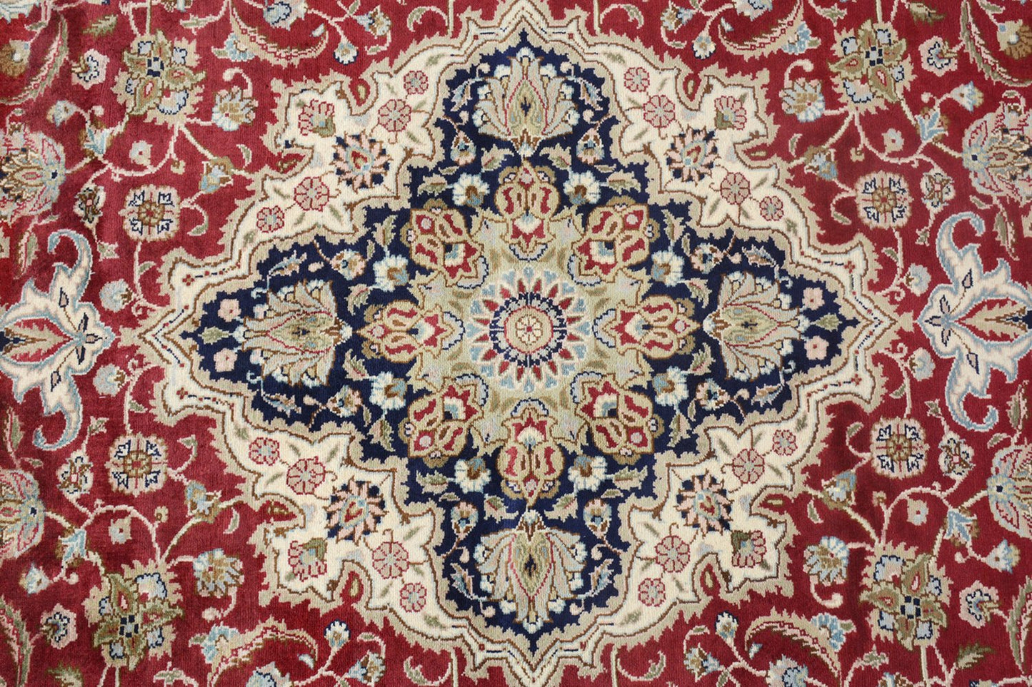 269cm x 184cm Hand Knotted Kashmiri pure wool pile rug with silk highlights