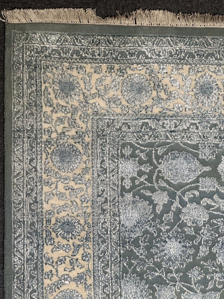 Fine Ziegler Wool & Silk Hand Knotted Rug