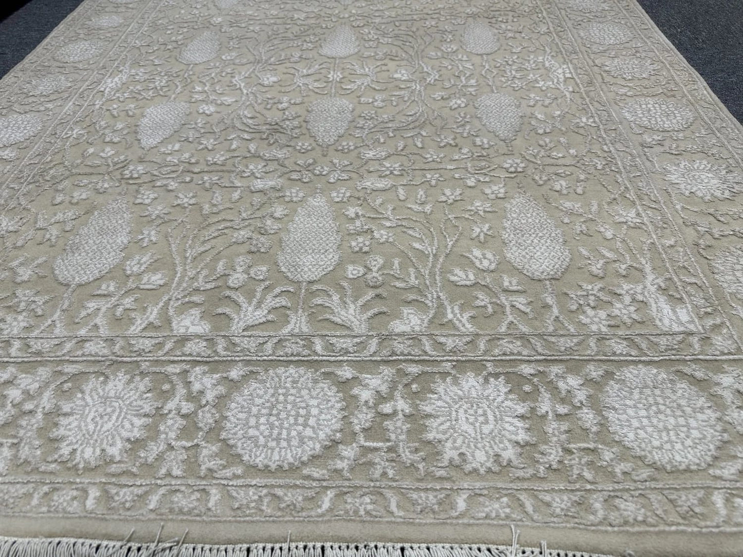 Hand Knotted Silk And wool Indian Rug